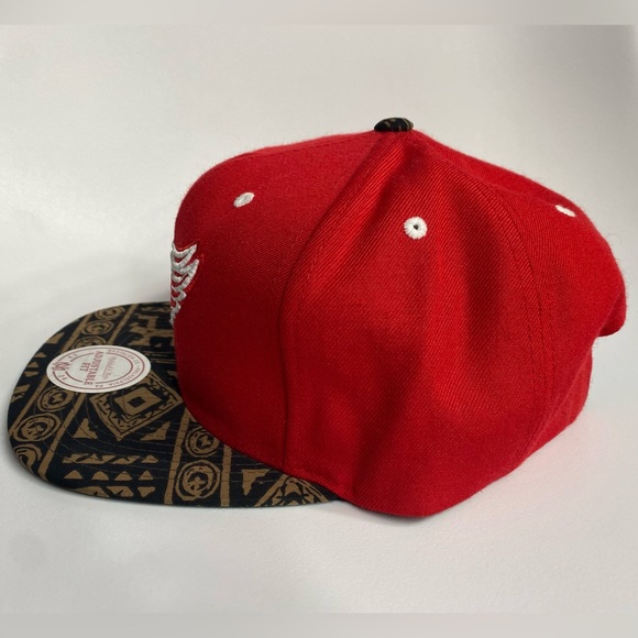 Detroit Red Wings Mitchell & Ness Hat - Picture 2 of 9